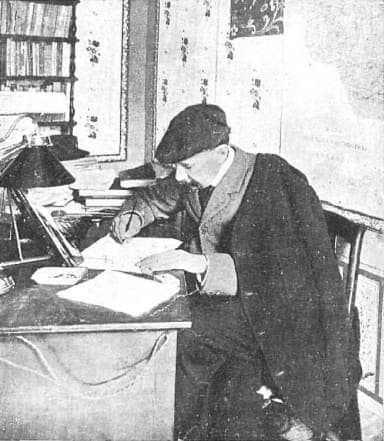 Galdós dictando en su casa de Santander