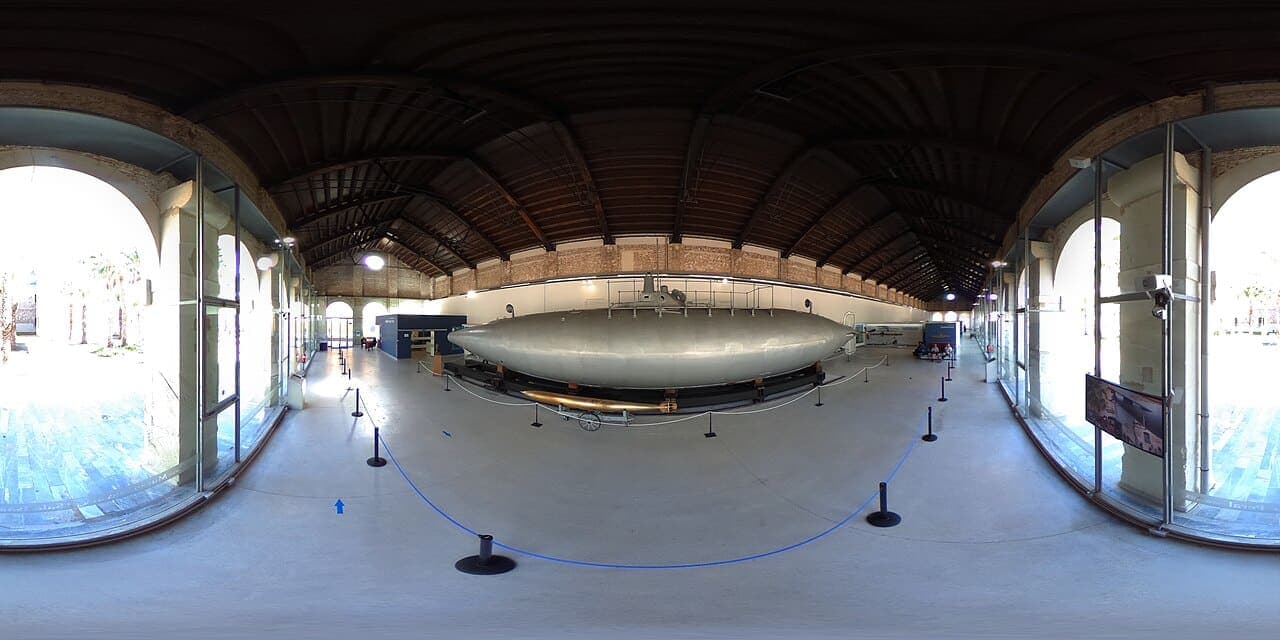 El submarino Peral en el Museo Naval de Cartagena