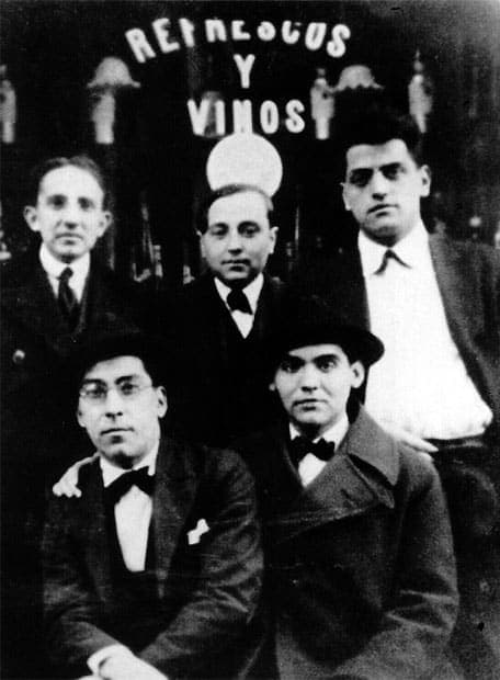 Buñuel con Lorca y amigos en la Residencia, 1923