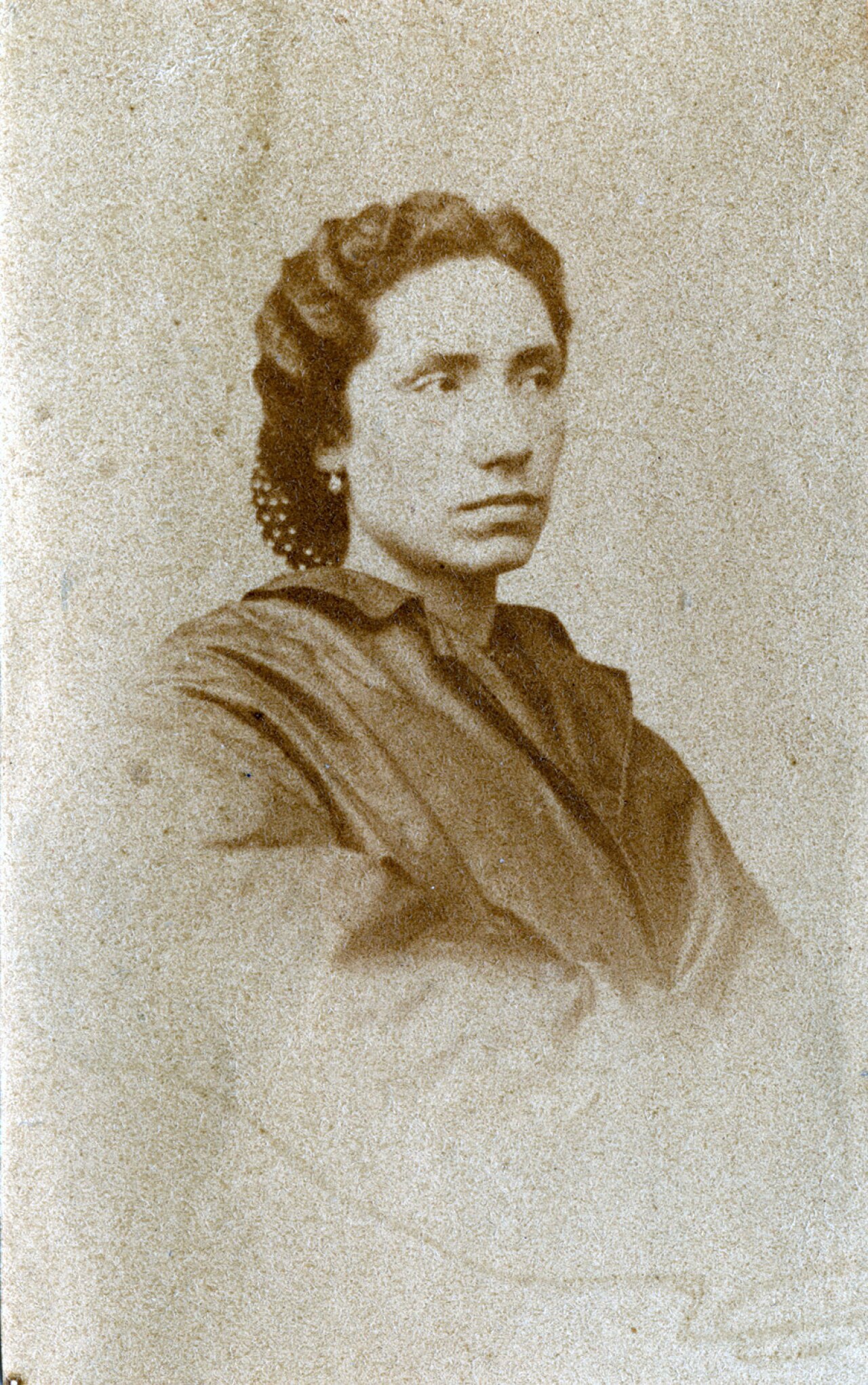 Retrato de Rosalía de Castro por María Cardarelly